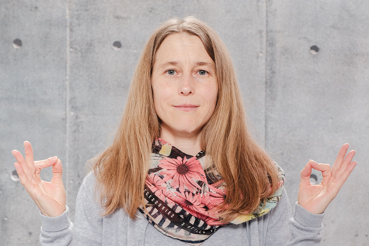 Elisabeth in Meditationsposition